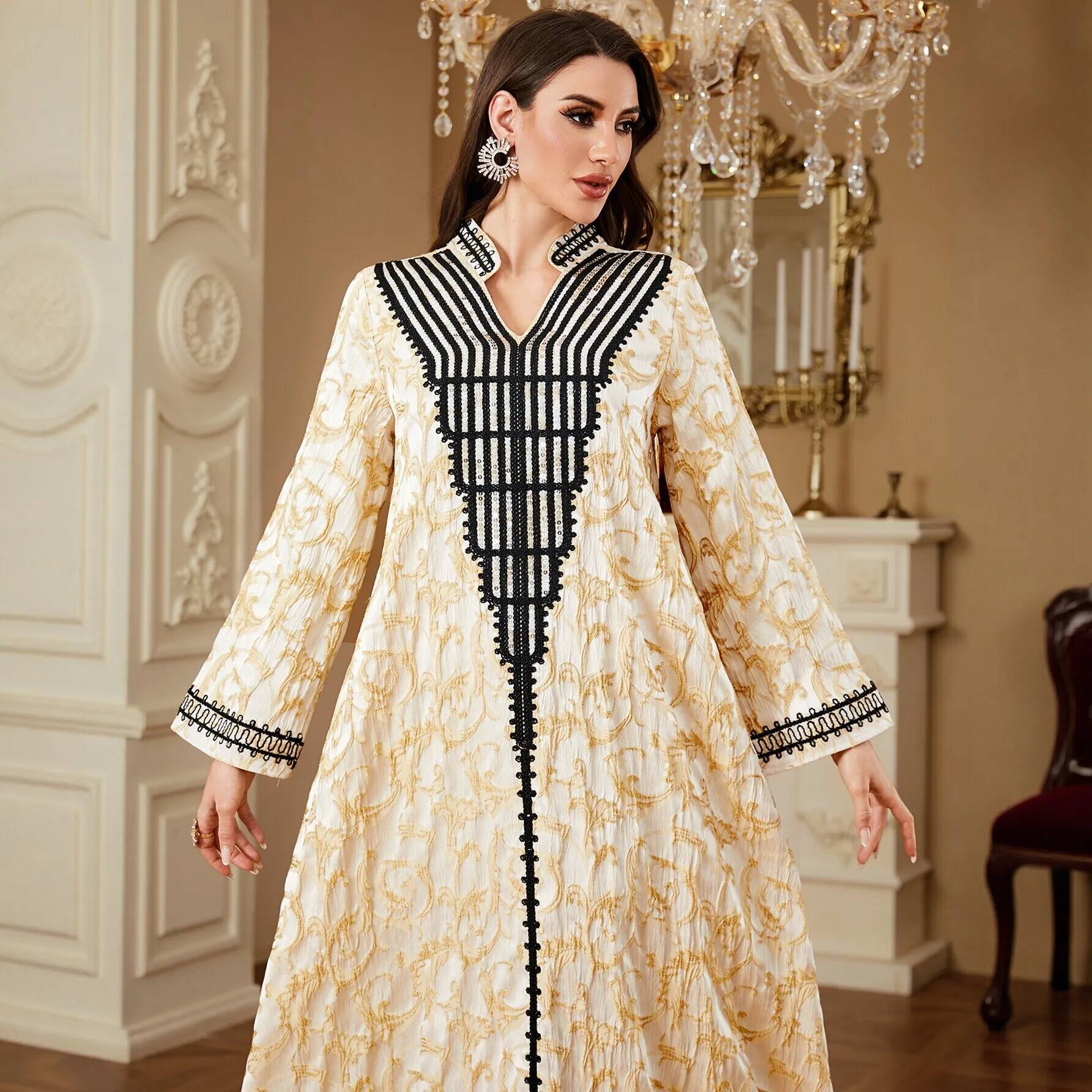 Urban Commuting Embroidered V- - مراجعة Urban Ethnic Fashion وسعره
