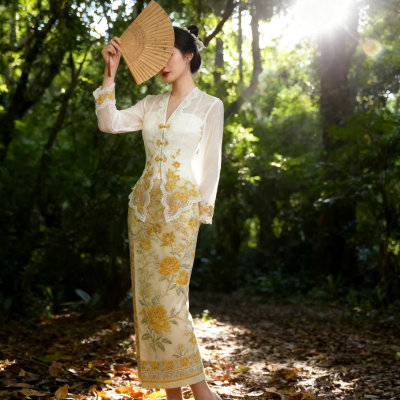 Little Nyonya Clothing Embroid - مراجعة Batik Sarong Wrap وسعره