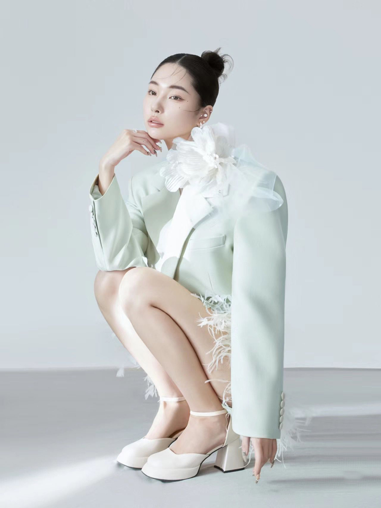 Green Ostrich Feather Suit 202 - مراجعة Ethnic Fashion Images وسعره
