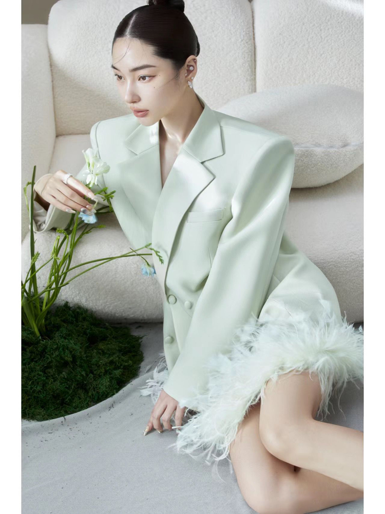 Green Ostrich Feather Suit 202 - مراجعة Ethnic Fashion Images وسعره