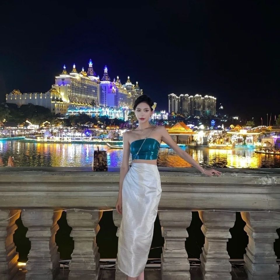 Thai National Outfit Ethnic Co - مراجعة Batik Sarong Wrap وسعره