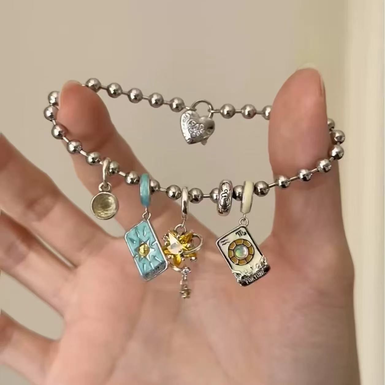Vintage Magic Witch Divination - مراجعة Ethnic Fashion World وسعره