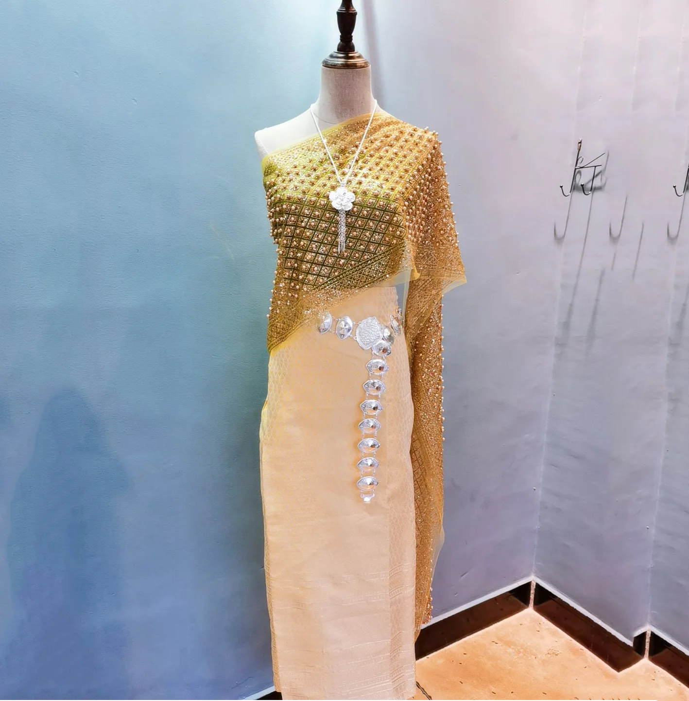 2025 New In Summer Women Strap - مراجعة Batik Sarong Wrap وسعره